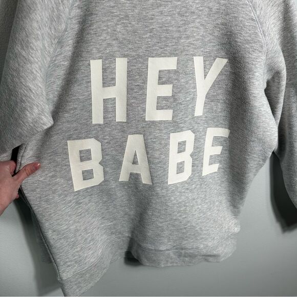 Brunette The Label 'Hey Babe' Grey Crew Neck Sweatshirt Size Small/Medium - Picture 16 of 16